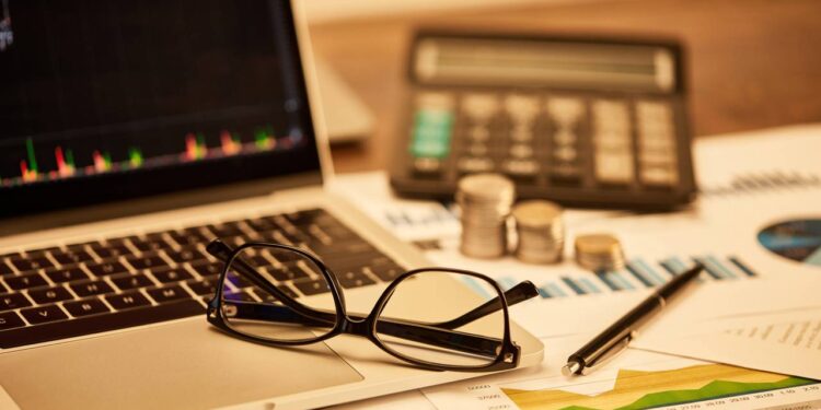 43% dos brasileiros não têm reserva de emergência