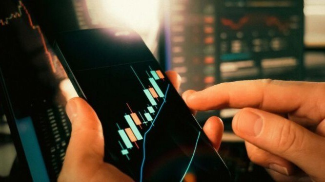 Carreira no mercado financeiro: as quatro competências para se destacar com a IA 