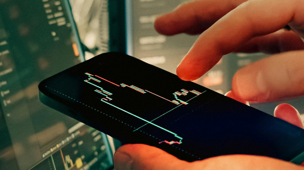 Com a queda da Selic, a pergunta não é onde investir, e sim como investir